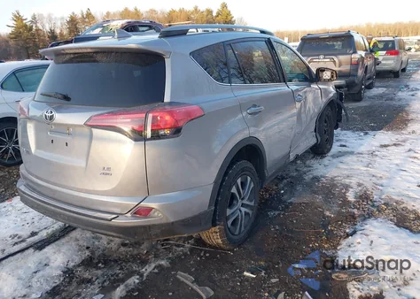 2017 Toyota Rav4 Le z USA, uszkodzony, nr VIN 2T3BFREV0HW584973